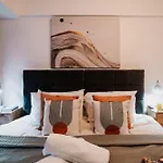 Stunning Duplex In City Centre Wifi Family Contractor