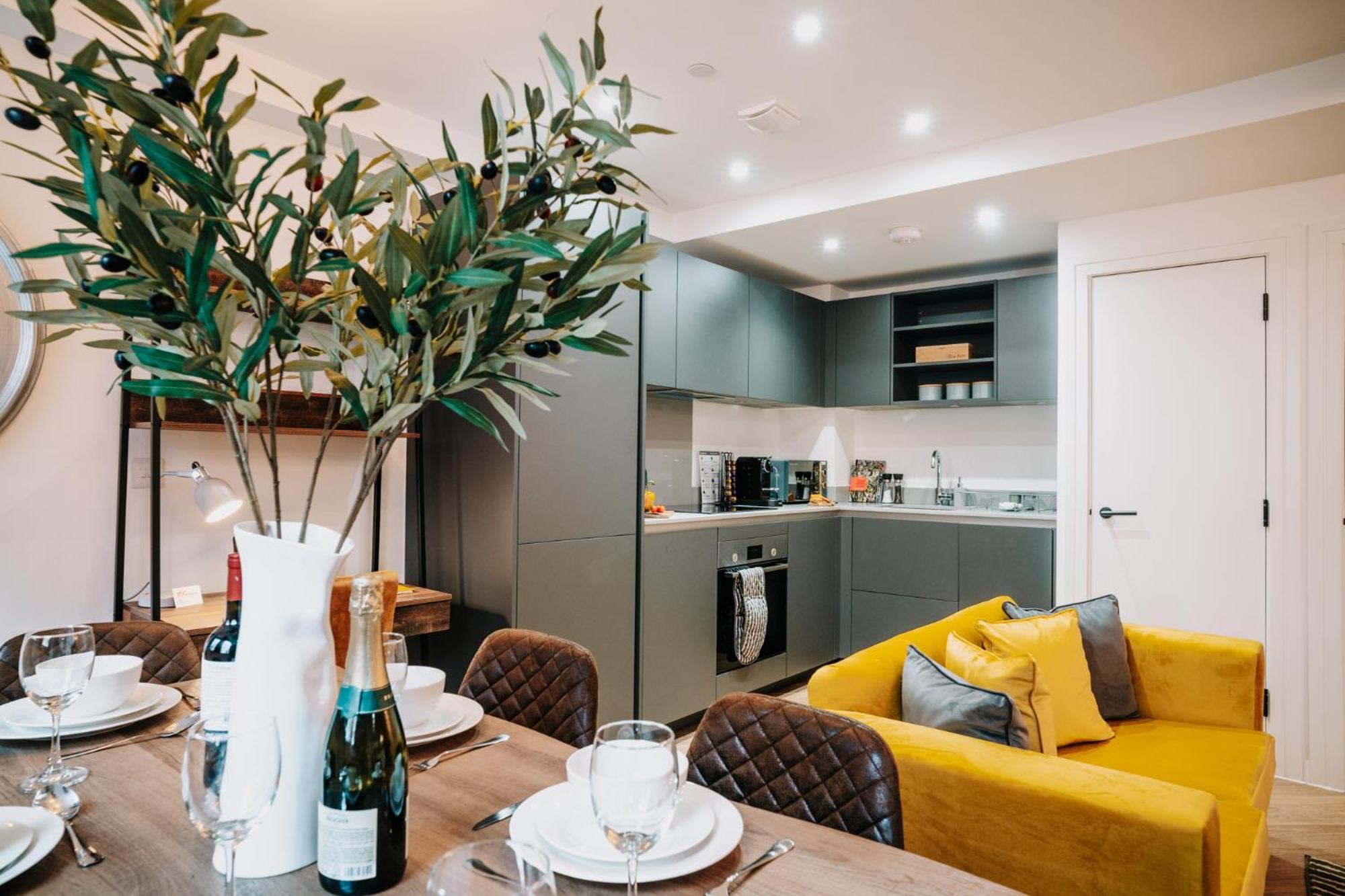 Stunning Duplex In Centre Wifi Family Contractor